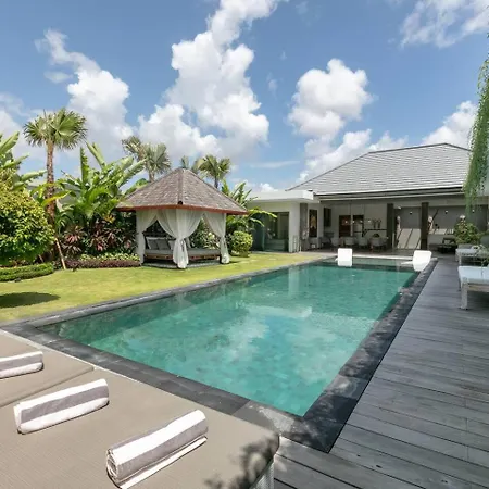 Amazing 4 Bedroom Villa With Garden, Pool In Seminyak