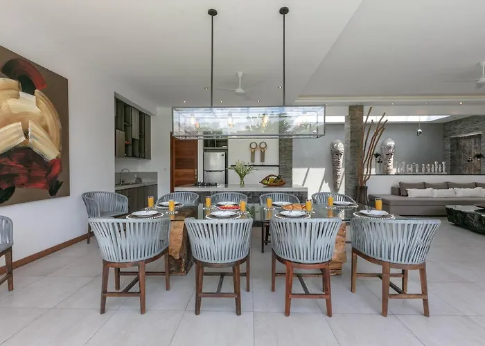 Вилла Amazing 4 Bedroom With Garden, Pool In Семиньяк