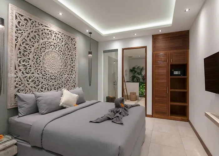 Amazing 4 Bedroom With Garden, Pool In