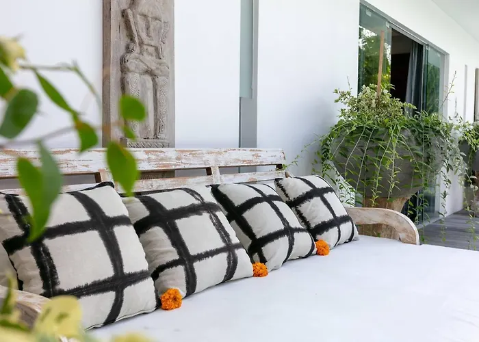 Amazing 4 Bedroom With Garden, Pool In * Семиньяк